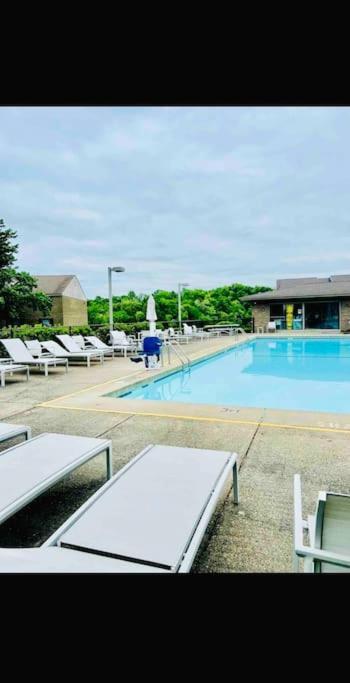 Apartamento Honoray-Kes Monroeville Exterior foto